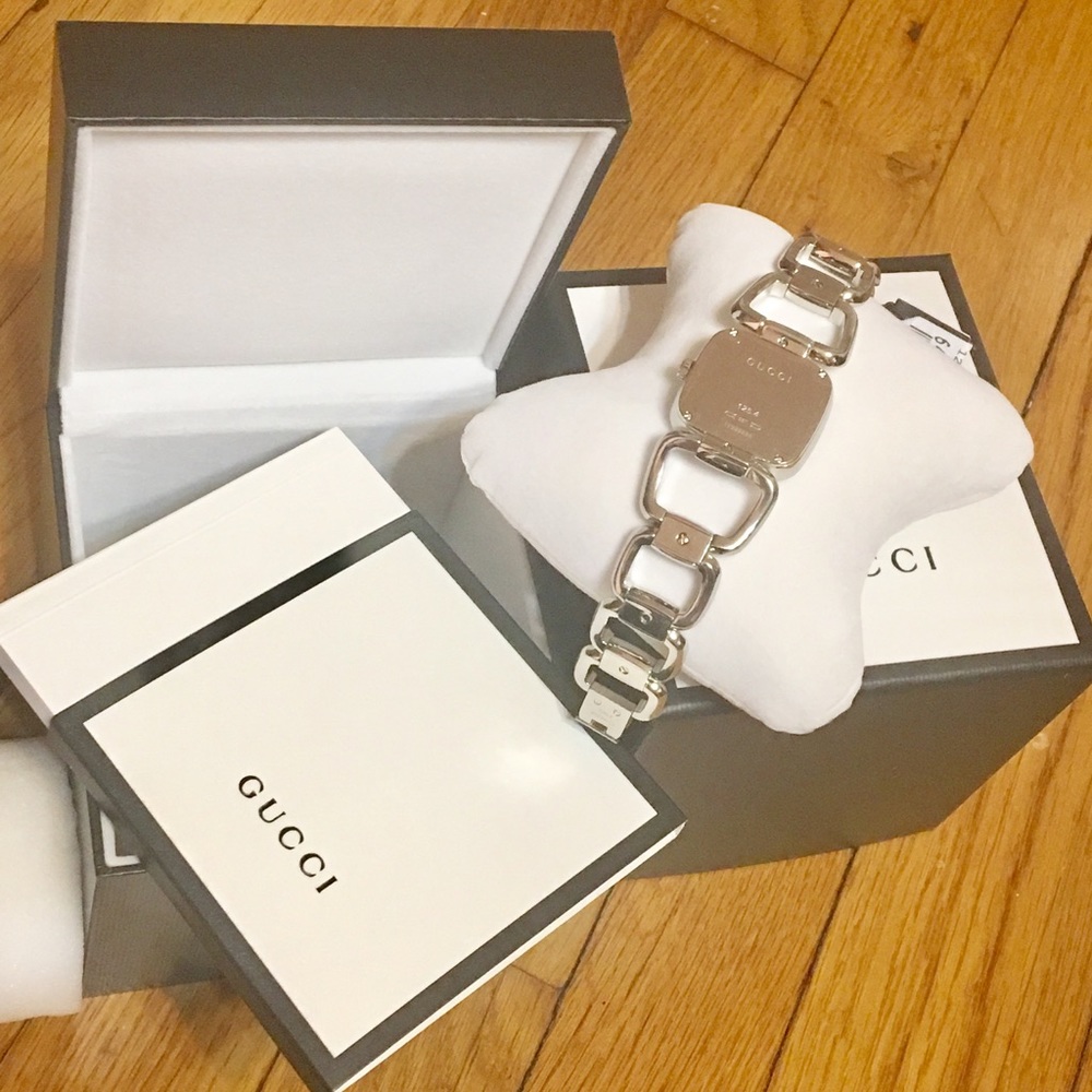 Gucci Quarters Watch in silver tone - Picture 6 of 6